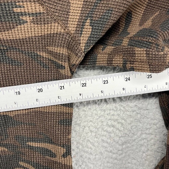 Vintage Old Navy Thermal Shirt Men's Medium Brown Black Camo Henley All Over Y2K - Picture 4 of 10
